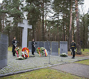 Vainikų padėjimo ceremonija