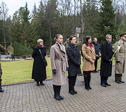 Vainikų padėjimo ceremonija
