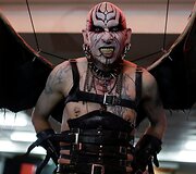Ekstremalių tatuiruočių ir auskarų vėrimo mėgėjai i&scaron; arti