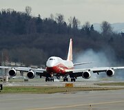 Ilgiausias keleivinis lėktuvas &bdquo;Boeing 747-8 Intercontinental&ldquo;  atliko pirmąjį skrydį.