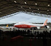 Ilgiausias keleivinis lėktuvas &bdquo;Boeing 747-8 Intercontinental&ldquo;  atliko pirmąjį skrydį.