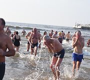 Sveikuoliai i&scaron;simaudė &scaron;altoje Baltijos jūroje. 