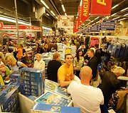 Lankytotojų &bdquo;Akropolyje&ldquo; &ndash; kaip per atidarymą