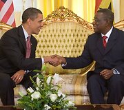 JAV prezidentas Barackas Obama ir Ganos prezidentas Johnas Atta-Millsas