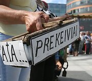 Turgaus prekeiviai sukilo