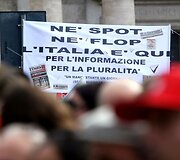 Italai mano, kad S.Berlusconi kontroliuoja pernelyg daug žiniasklaidos priemonių.
