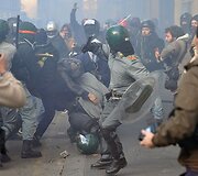 Italijos sostinės centre kilo neramumai.