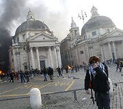 Italijos sostinės centre kilo neramumai.