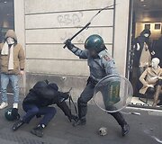Italijos sostinės centre kilo neramumai.