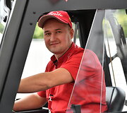 Pasaulio krautuvų vairavimo čempionate lietuviai aplenkė 4 komandas