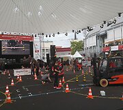 Pasaulio krautuvų vairavimo čempionate lietuviai aplenkė 4 komandas