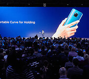 Telefono &bdquo;Huawei Mate 20 Pro&ldquo; pristatymas