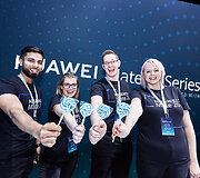 Telefono &bdquo;Huawei Mate 20 Pro&ldquo; pristatymas