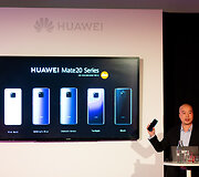Telefono &bdquo;Huawei Mate 20 Pro&ldquo; pristatymas