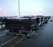 Le Havro uoste rikiuojami Dakaro ralio automobiliai