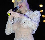 Filmų suaugusiems žvaigždė Cicciolina, kurios tikrasis vardas Ilona Staller