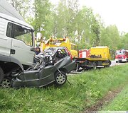 Avarija Lenkijoje: &bdquo;Volvo V70&ldquo; su dviem lietuviais palindo po sunkvežimiu
