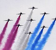 Didžiojoje Britanijoje karalienės deimantinio jubiliejaus proga vyko karinis paradas