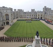 Didžiojoje Britanijoje karalienės deimantinio jubiliejaus proga vyko karinis paradas
