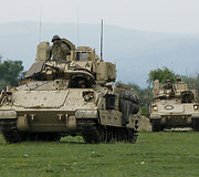 Bradley &scaron;arvuota kovos ma&scaron;ina &bdquo;Bradley Fighting Vehicle&ldquo; 