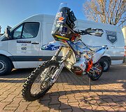 Arūnas Gelažninkas ir &bdquo;Zigmas Dakar team&ldquo; i&scaron;siuntė techniką į Dakarą