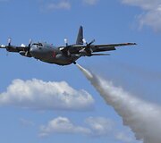 Gaisrus gesina JAV kariniai lėktuvai C-130