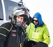 Karolio Mieliausko i&scaron;&scaron;ūkis pavyko: 6 motociklininkai ir UAZ pervažiavo už&scaron;ąlusį giliausią ežerą