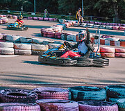 Ladies Go kartingų ir simuliatorių lenktynės