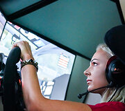 Ladies Go kartingų ir simuliatorių lenktynės