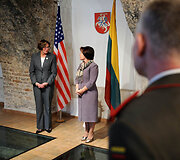 JAV ambasadorė Anne Elizabeth Derse atsisveikino su Lietuvos Kra&scaron;to apsaugos ministre Rasa Juknevičiene