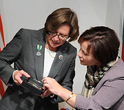 JAV ambasadorė Anne Elizabeth Derse atsisveikino su Lietuvos Kra&scaron;to apsaugos ministre Rasa Juknevičiene