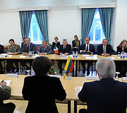 Kra&scaron;to apsaugos ministrė susitiko su su Italijos gynybos ministru Giampaolo Di Paola
