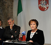 Kra&scaron;to apsaugos ministrė susitiko su su Italijos gynybos ministru Giampaolo Di Paola