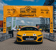 Žilvinas Pekarskas ir Giedrius Žiura nugalėjo  Press Rally 5000+ žurnalistų įskaitoje vairuodami Jaguar F-Type