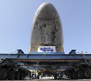 Erdvėlaivis &bdquo;Endeavour&ldquo; vežamas į paskutinę kelionę Los Andželo gatvėmis