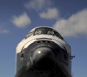 Erdvėlaivis &bdquo;Endeavour&ldquo; vežamas į paskutinę kelionę Los Andželo gatvėmis