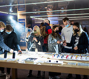 &bdquo;iPhone 13&ldquo; pristatymas &bdquo;Apple shop&ldquo; salonuose Vilniuje ir Kaune