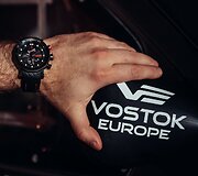 B.Vanagas pristatė de&scaron;imtąjį lenktynininko startą Dakare žymintį laikrodį &bdquo;Vostok Europe Dakar Legend Edition&ldquo;