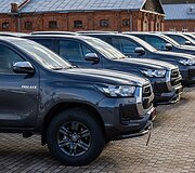 Lietuvos kariuomenei perduoti nauji i&scaron;minavimo visureigiai &bdquo;Toyota Hilux&ldquo;