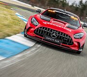 Formulės 1 saugos ir medikų automobiliai Mercedes-AMG GT Black Series ir Mercedes-AMG GT 63 S 4MATIC+