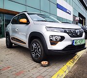 Vilniaus gatvių kokybės testas su Dacia Spring, pasitelkus kiau&scaron;inius prie&scaron; Velykas