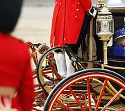 Londone surengtas karinis paradas karalienės Elizabeth II gimtadienio proga