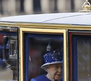 Londone surengtas karinis paradas karalienės Elizabeth II gimtadienio proga