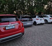 Matīss Zemītis elektromobiliu leidosi į kelionę po pietų Italiją