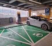 Matīss Zemītis elektromobiliu leidosi į kelionę po pietų Italiją