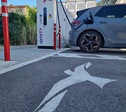 Matīss Zemītis elektromobiliu leidosi į kelionę po pietų Italiją