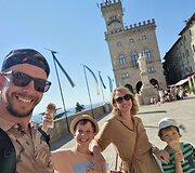 Matīss Zemītis elektromobiliu leidosi į kelionę po pietų Italiją