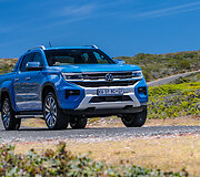Trečios kartos pikapas &bdquo;Volkswagen Amarok&ldquo; (2023), prabangi Aventura versija