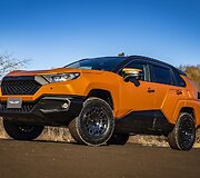 Brutalus &bdquo;Toyota RAV4&ldquo; tiuningas, skirtas kelionei į Marsą