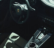 Vilniuje - &bdquo;911 Edition 50 Years Porsche Design&rdquo; ir Le Mano automobilis &bdquo;Porsche 919 Hybrid&ldquo;